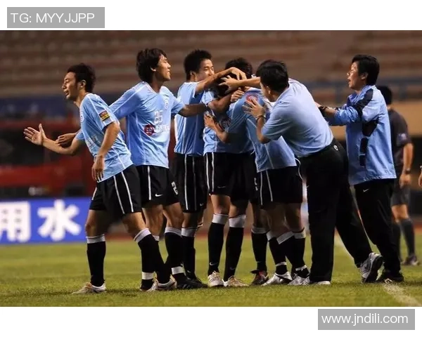 深圳篮球队的默契配合揭秘助力球队冲击更高荣誉的秘密武器