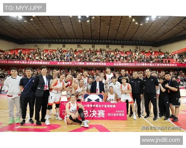 赛后分析西安与武汉篮球队心理素质对决的关键因素与影响 赛后分析西安与武汉篮球队心理素质对决的关键因素与影响