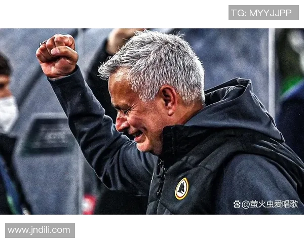 足球明星遭极端球迷辱骂引发舆论热议球场暴力问题再度被关注 足球明星遭极端球迷辱骂引发舆论热议球场暴力问题再度被关注